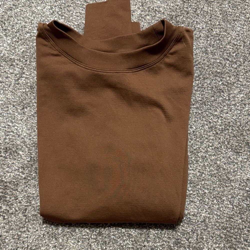 Mocha VR Equestrian classic style long sleeve riding top